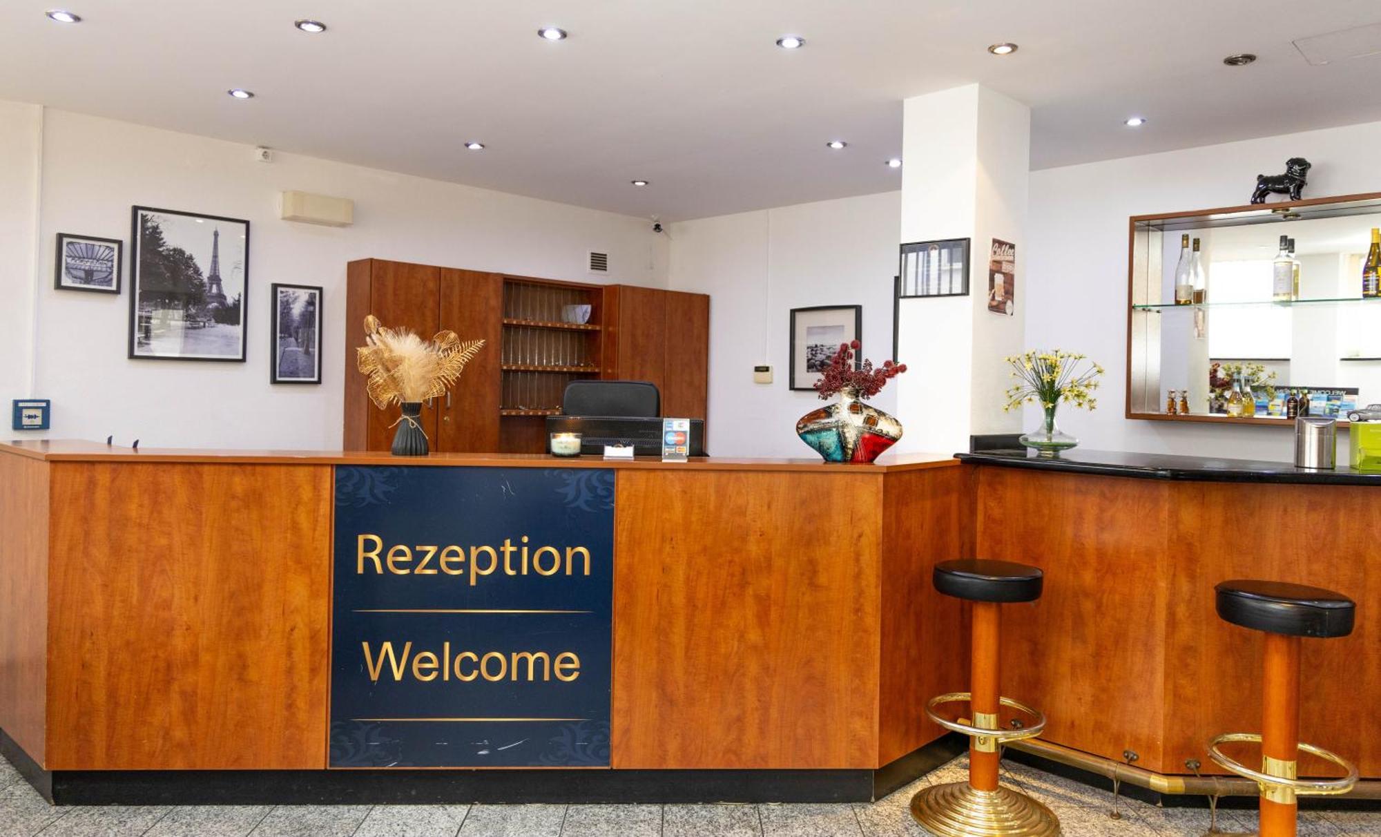 Hotel Rossija Frankfurt am Main Exterior photo